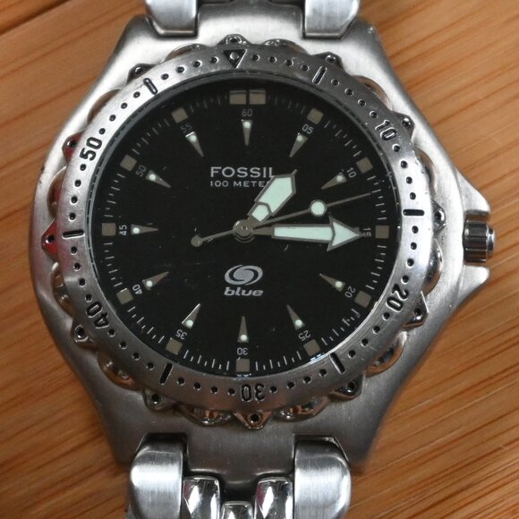 VTG 1998 Men's Fossil "Blue" Water Resistant Stainless Steel Watch - Picture 3 of 16